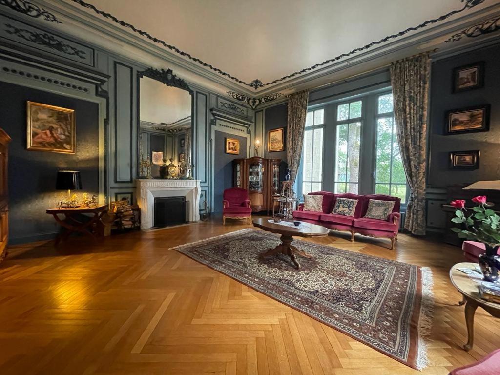 مبيت وإفطار Saint-Léonard-de-Noblat Chateau Maleplane المظهر الخارجي الصورة