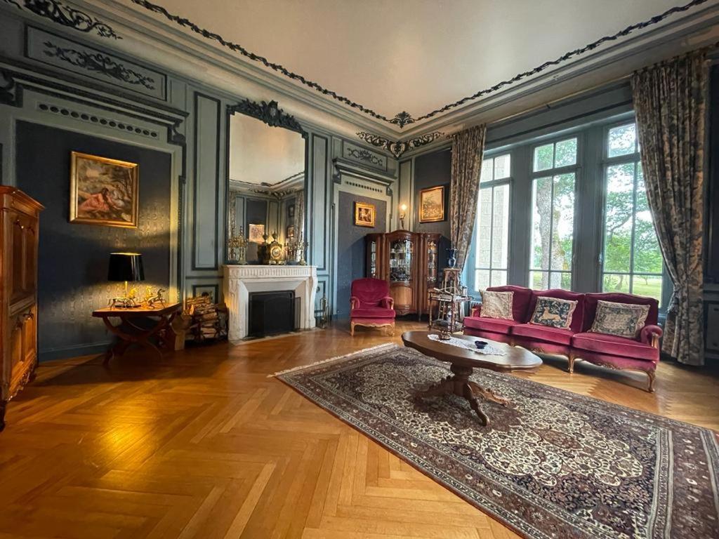 مبيت وإفطار Saint-Léonard-de-Noblat Chateau Maleplane المظهر الخارجي الصورة
